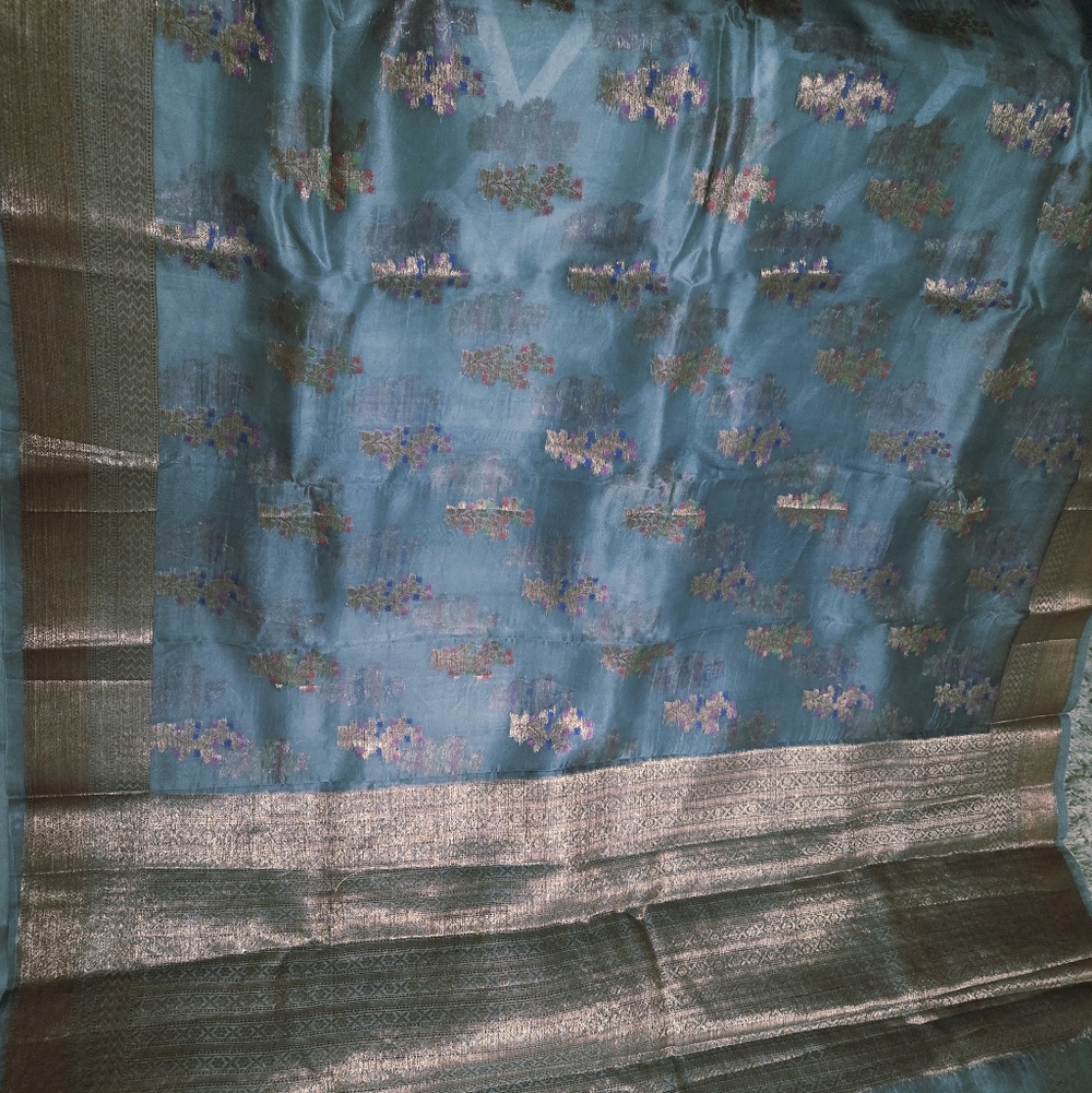 Beautiful Slate Grey Pure Organza Silk Sari with Matching Brocade Blouse Piece - Picture 9 of 13